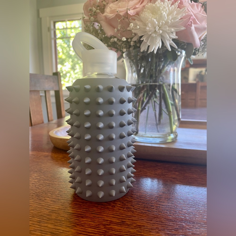 BKR water bottle - Spiked Cloud, Little 500 mL